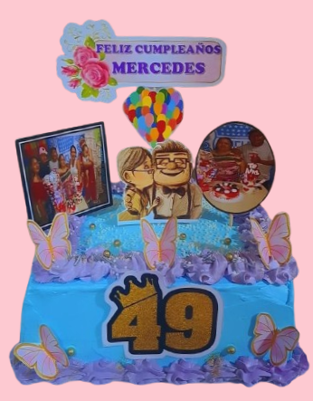 Torta con capas de colores del arcoíris