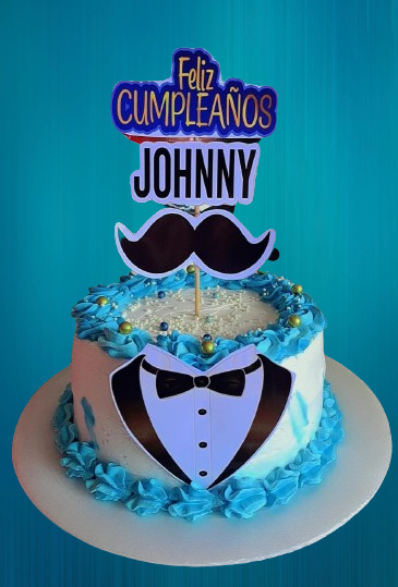 Torta con capas de colores del arcoíris